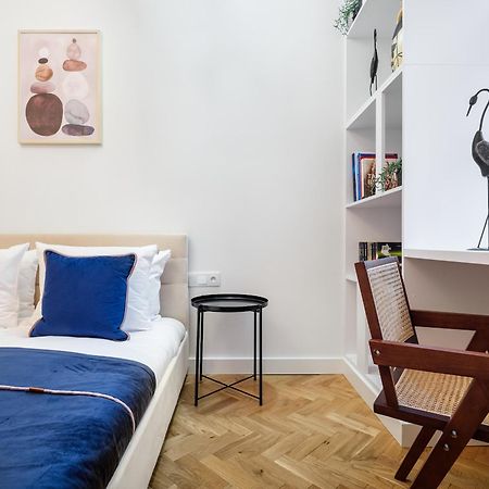 Tyzenhauz Apartments Krowoderska Street Cracovia Esterno foto