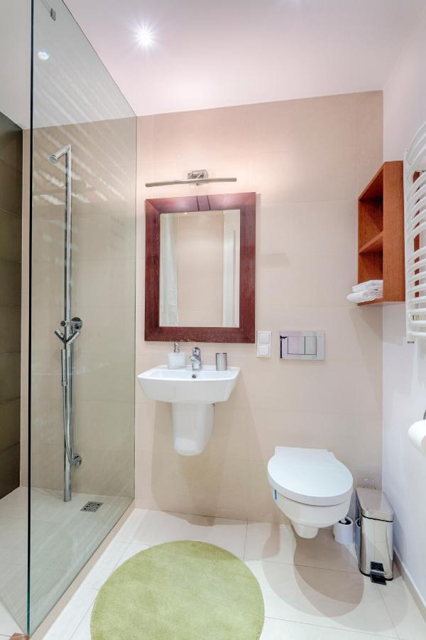 Tyzenhauz Apartments Krowoderska Street Cracovia Esterno foto
