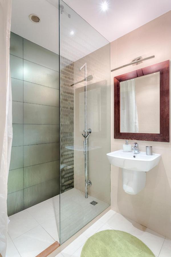 Tyzenhauz Apartments Krowoderska Street Cracovia Esterno foto